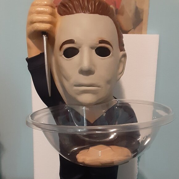 Michael Myers Halloween Greeter - Picture 11 of 15